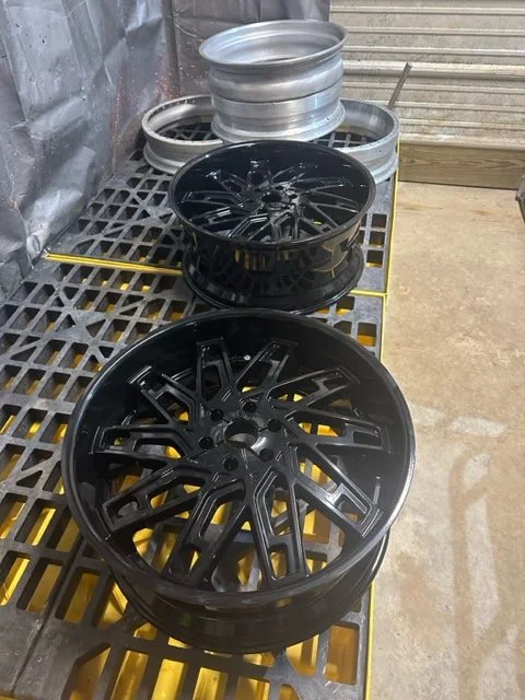 Gloss black powder-coated wheels